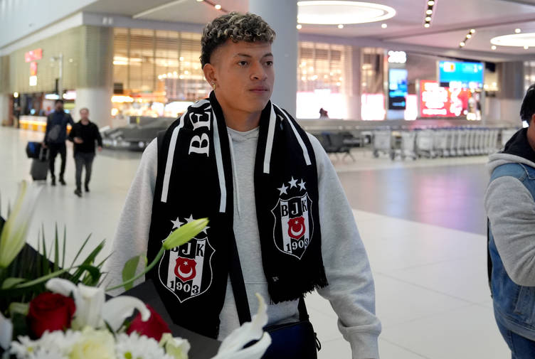 Ricardo İstanbul Havalimanında
